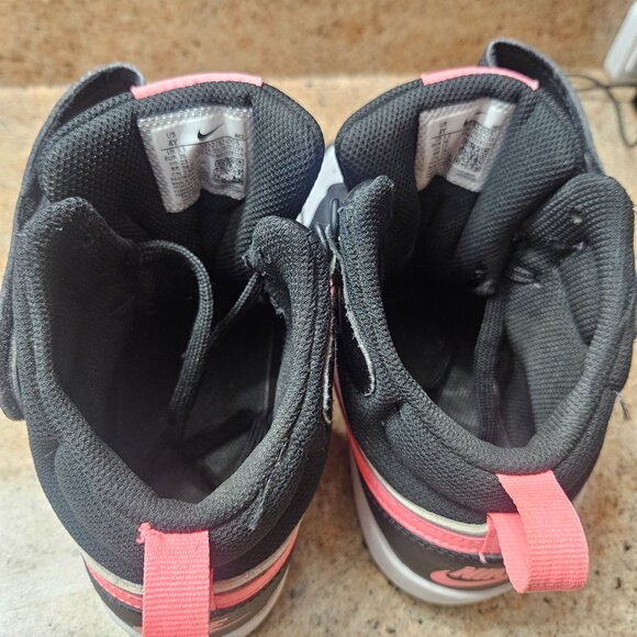 Girls Nike - Picture 4 of 4